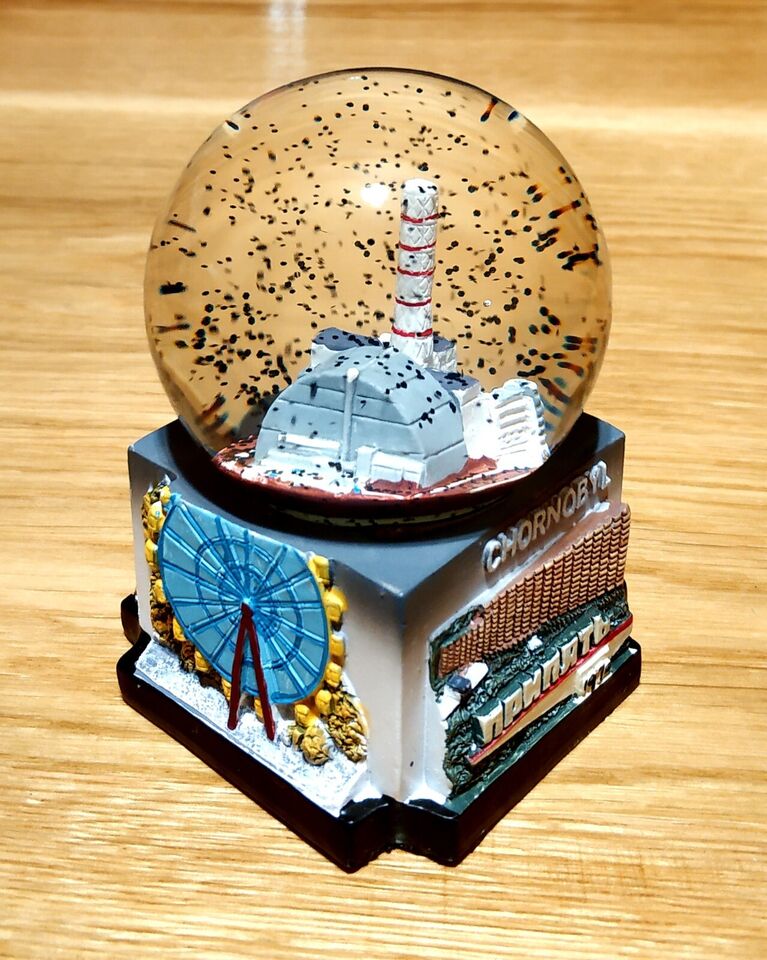 ☢ CHERNOBYL -Handmade  Graphite snow  Globe