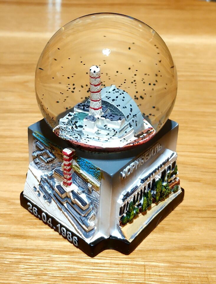 ☢ CHERNOBYL -Handmade  Graphite snow  Globe