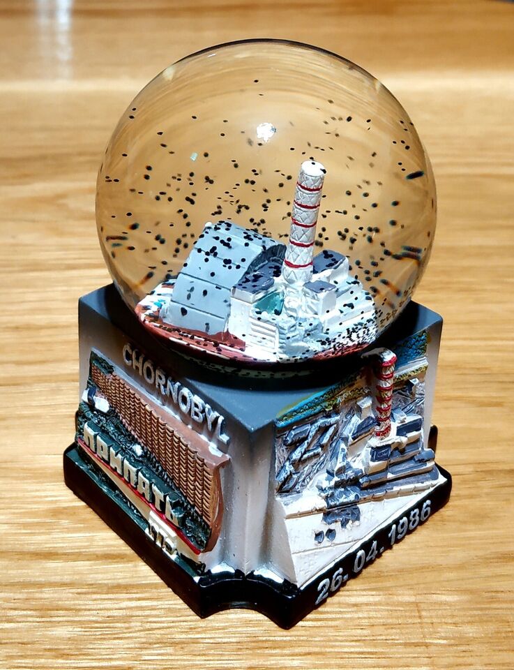 ☢ CHERNOBYL -Handmade  Graphite snow  Globe