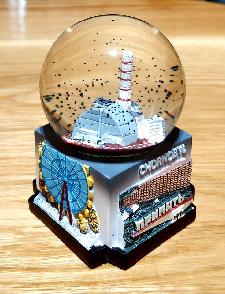 ☢ CHERNOBYL -Handmade  Graphite snow  Globe